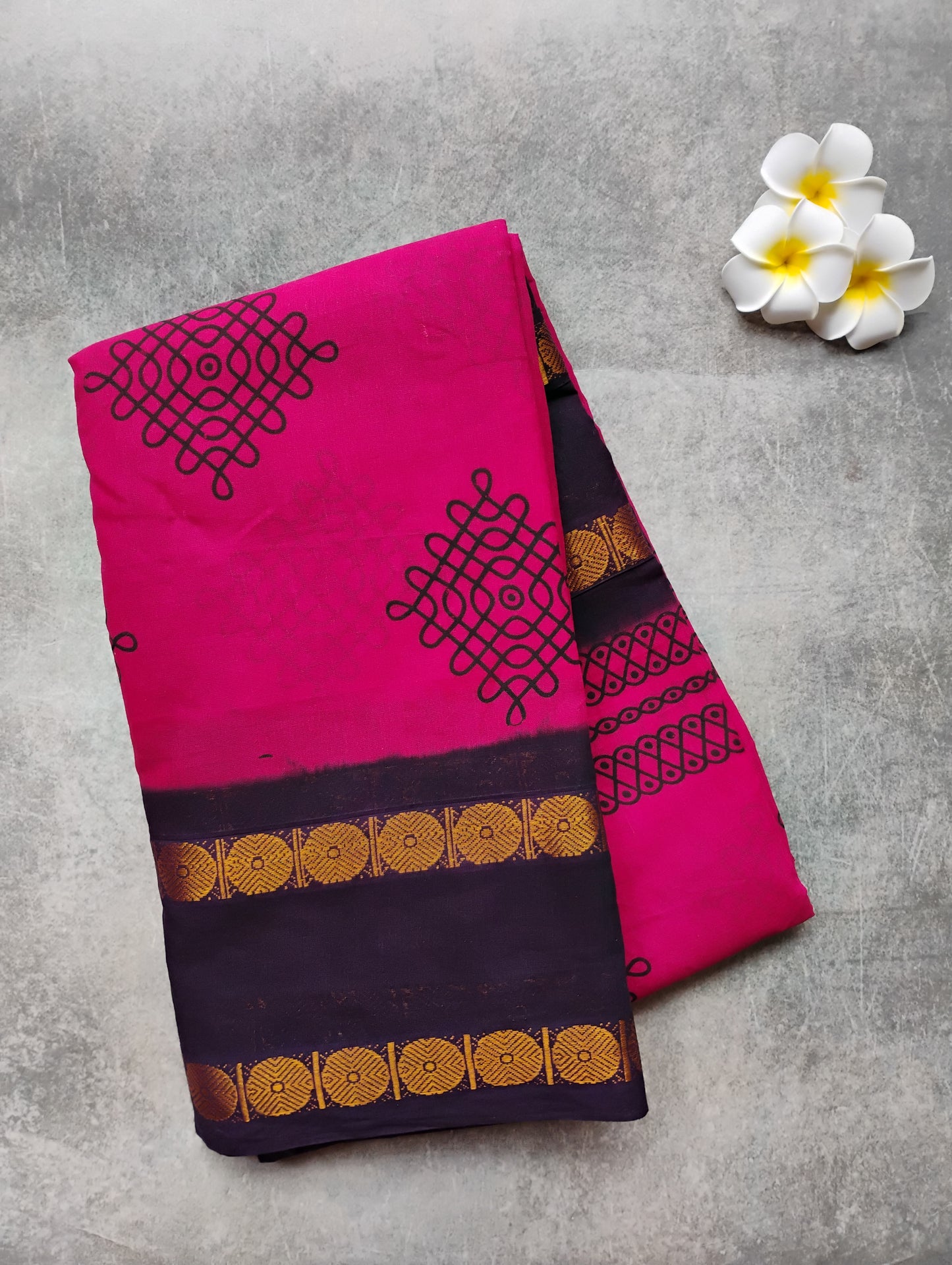 Kolam sungudi | Pink Saree with Black border