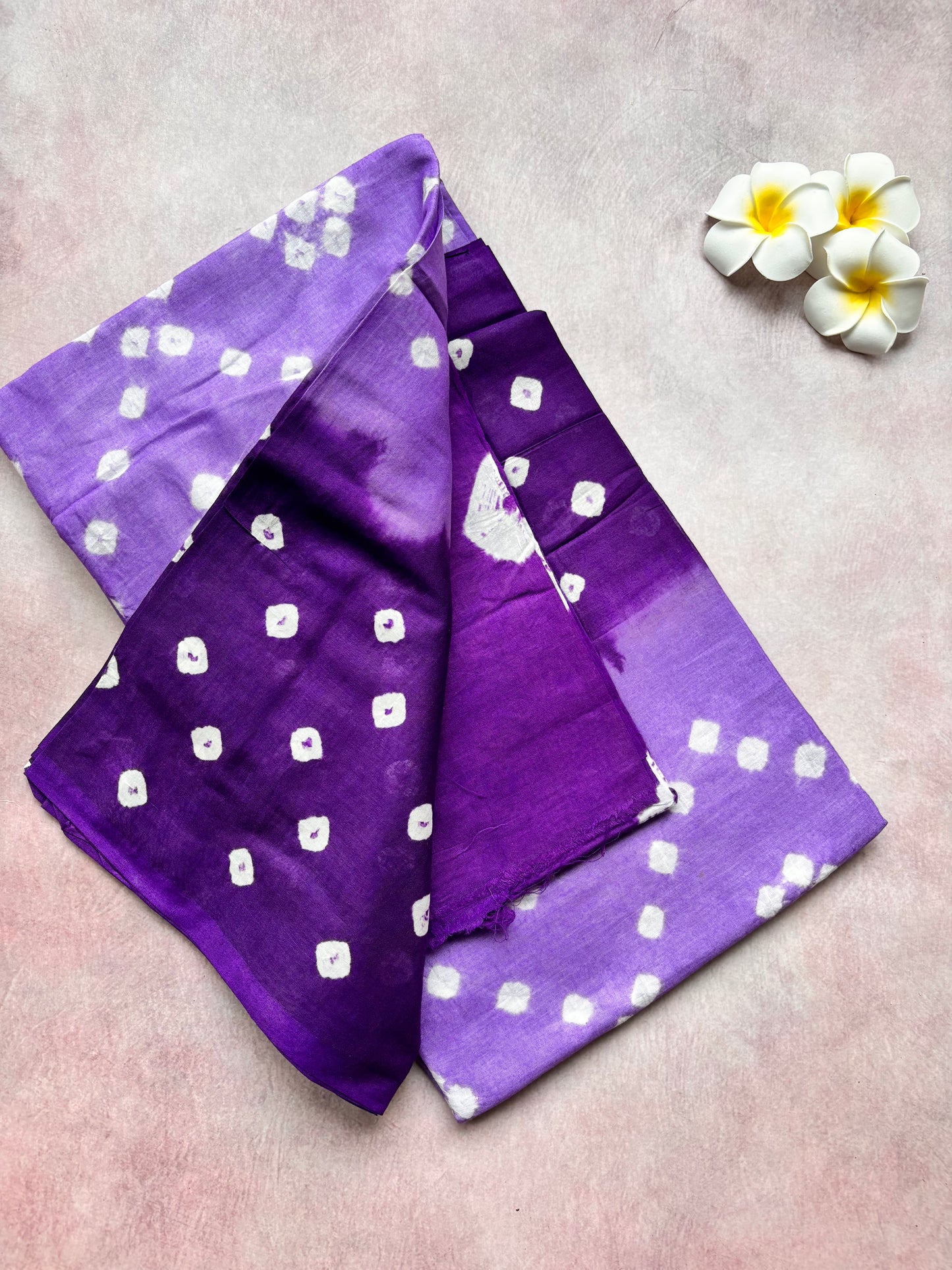 Hand-Knotted Bhandhini Cotton Saree – Lavender with Blue Border (With Blouse)